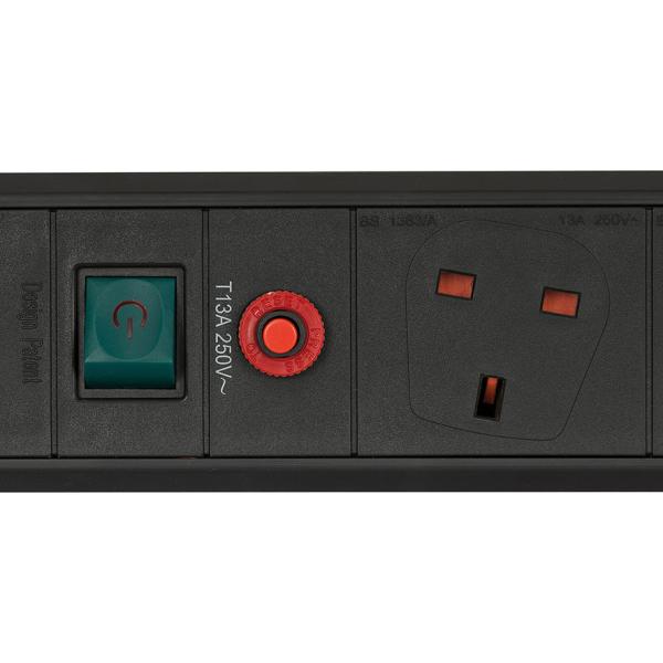  brennenstuhl Premium-Line FB Extension socket with Safety Fuse Button 4way black3m 05VV-F3G1,5  توصيلة كهرباء المانية بأربعة منافذ بطول 3متر مناسبة للاجهزة الصوتية وغيرها  